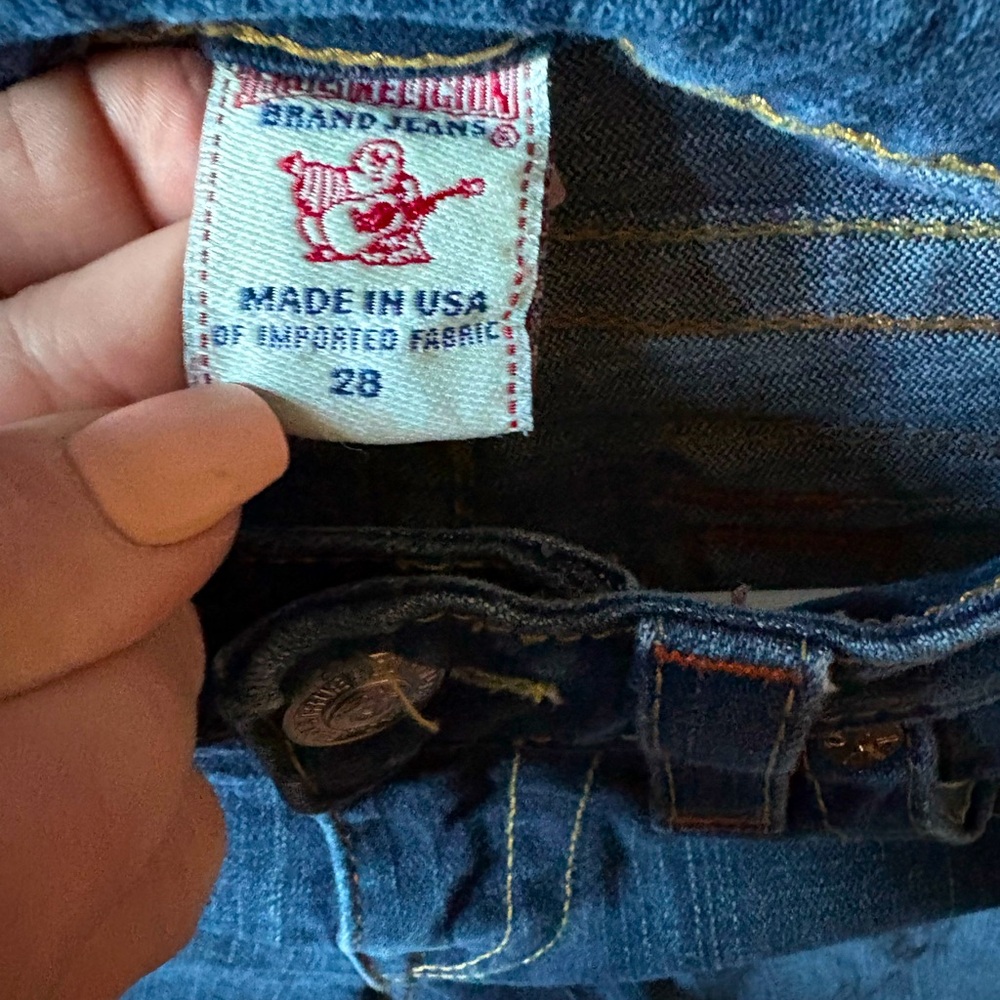 Super cute True Religion jeans . In great shape . Wore maybe 6 times.
